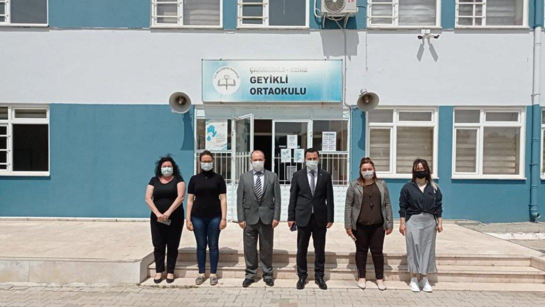 Ezine Kaymakamı Sayın Dr.Hacı Arslan UZAN İlçemiz okullarından Geyikli  Ortaokulu'nu ziyaret ederek incelemelerde bulundu.